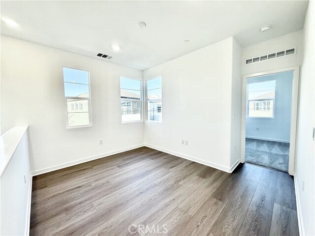 Building Photo - 2625 E Forest Paseo