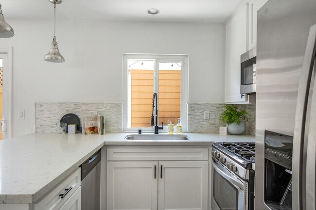 Building Photo - 19 Seabird Ct