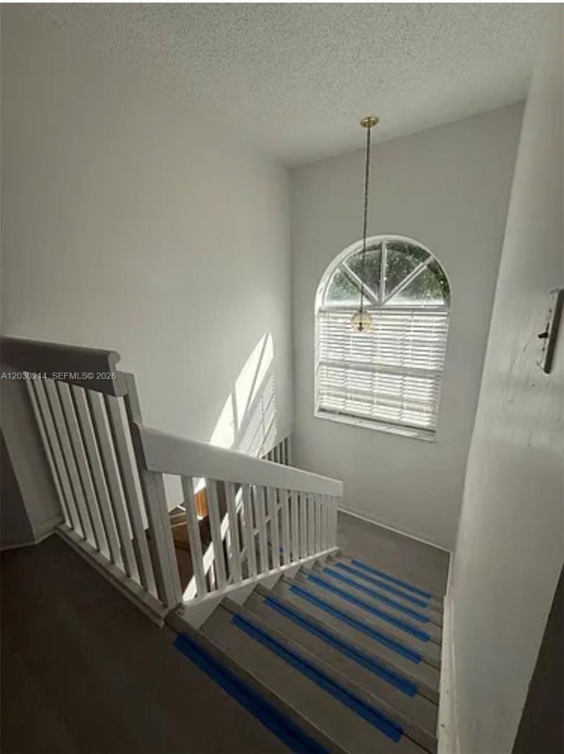 Building Photo - 127 SW 159th Way