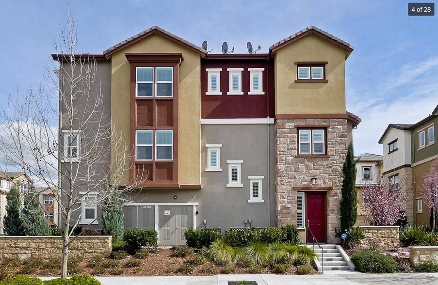 Building Photo - 1552 McCandless Dr