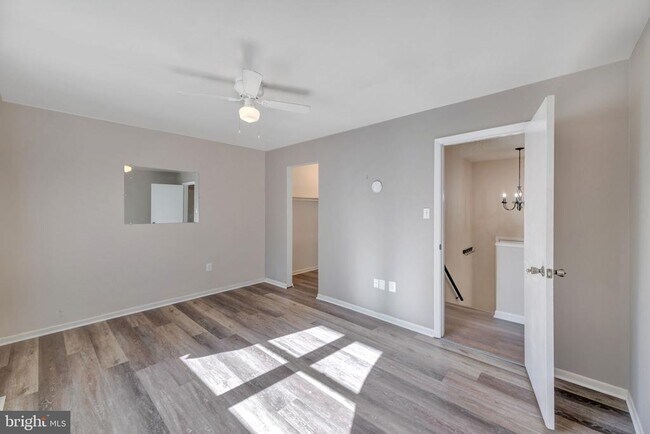 Building Photo - 281 Ternwing Dr