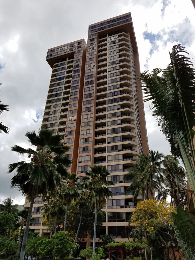 Building Photo - Salt Lake Plaza Landmark 1 Bedroom 1 Bathr...