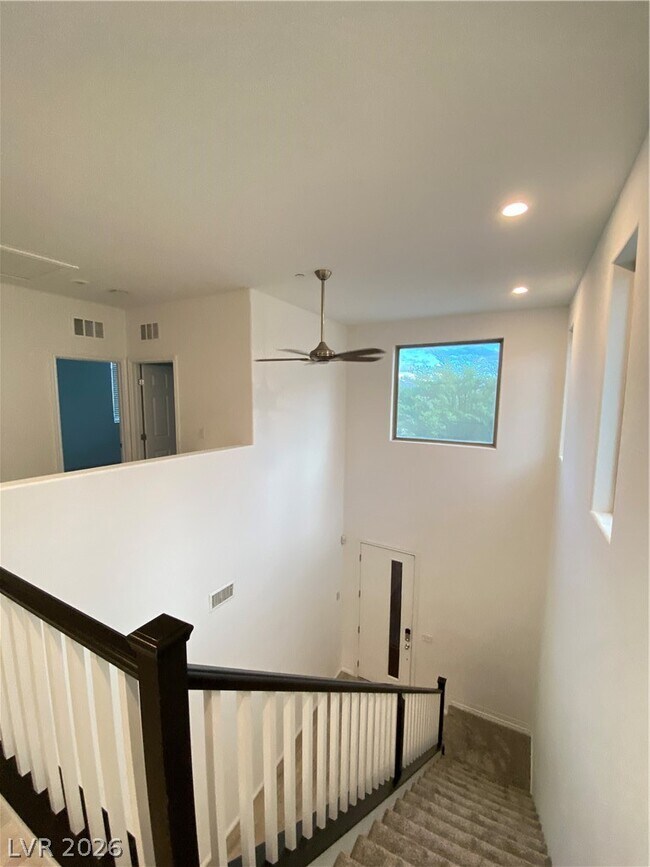 Building Photo - 3176 Fern Nook Ave