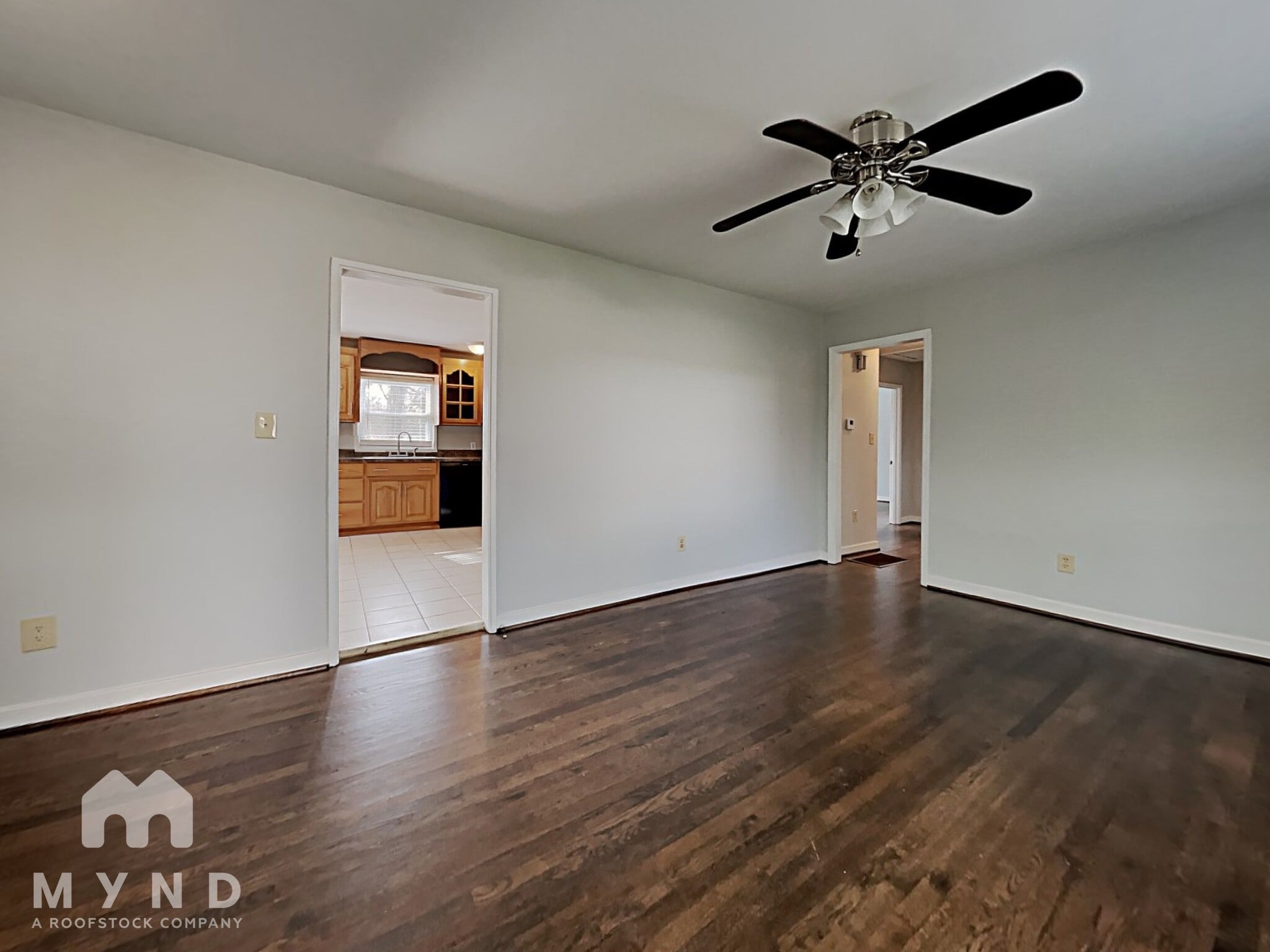 Building Photo - 8757 Sunset Dr