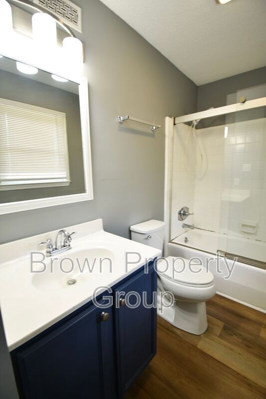 Building Photo - 1733 Swann St