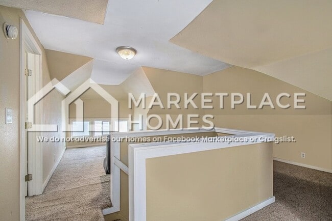 Building Photo - 822 N St Louis Blvd