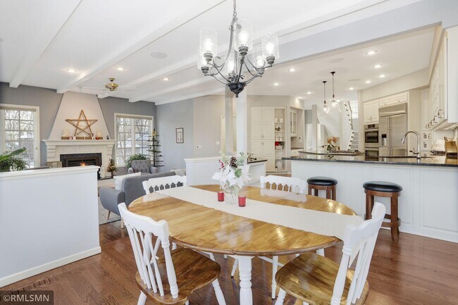 Building Photo - 14888 Pondview Cir