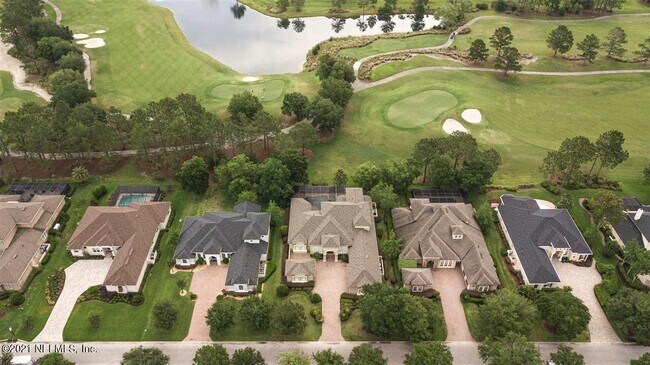 Building Photo - 2456 Den St