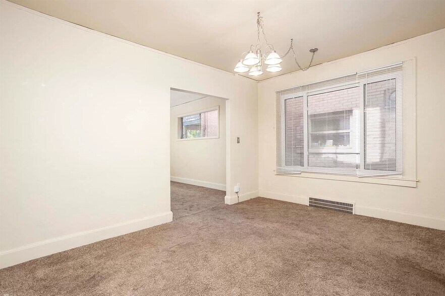 Building Photo - 1063 Beaconsfield Ave