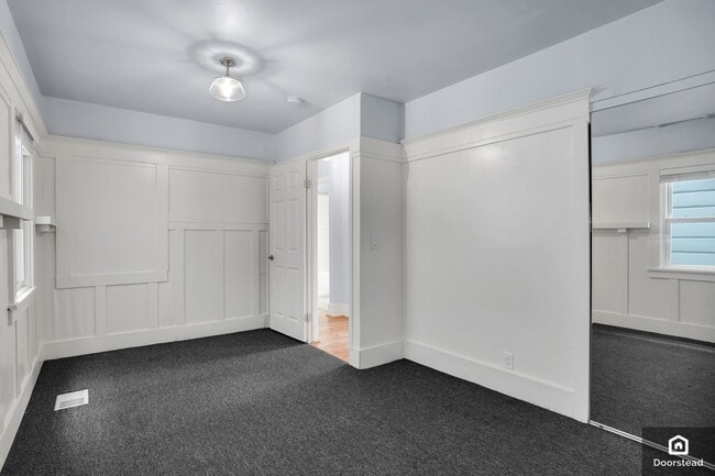 Building Photo - 1035 63rd St