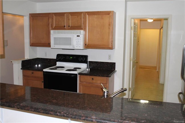 Building Photo - 16695 Carriage Way