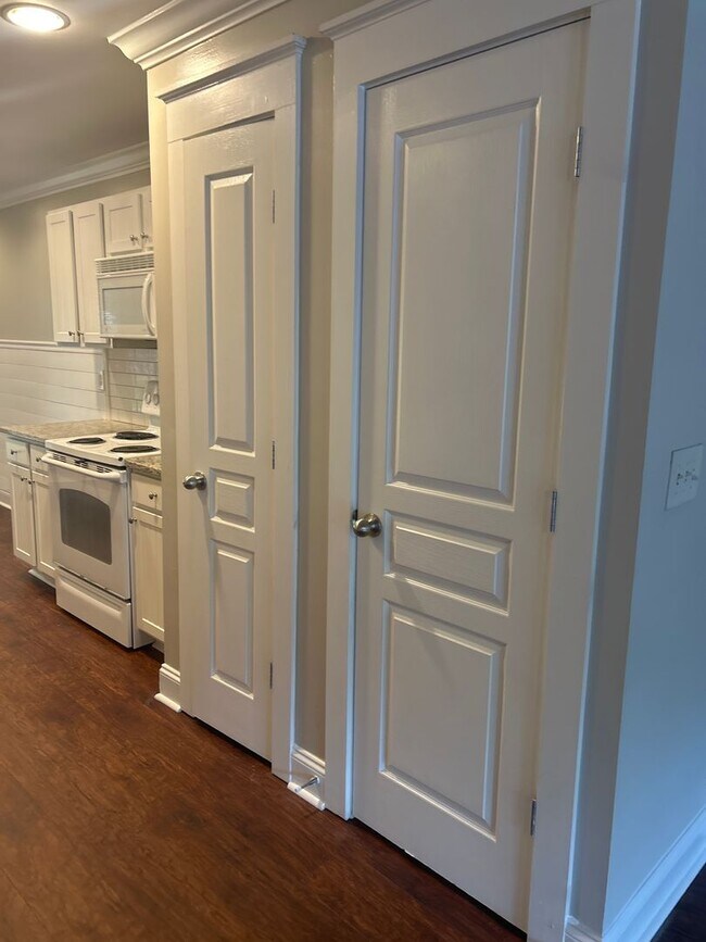 Building Photo - 07-103 Barrett