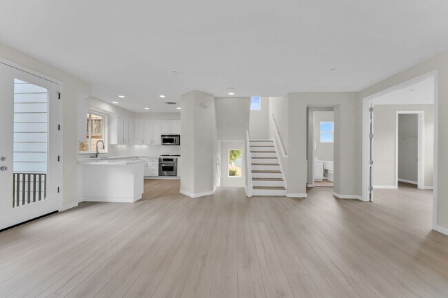 Building Photo - Gorgeous remodeled 3 bedroom, 3 full bathroom home for rent!