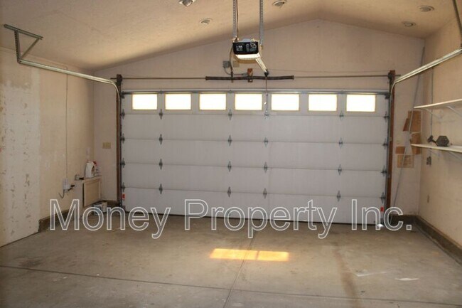 Building Photo - 1766 Bristol Ct