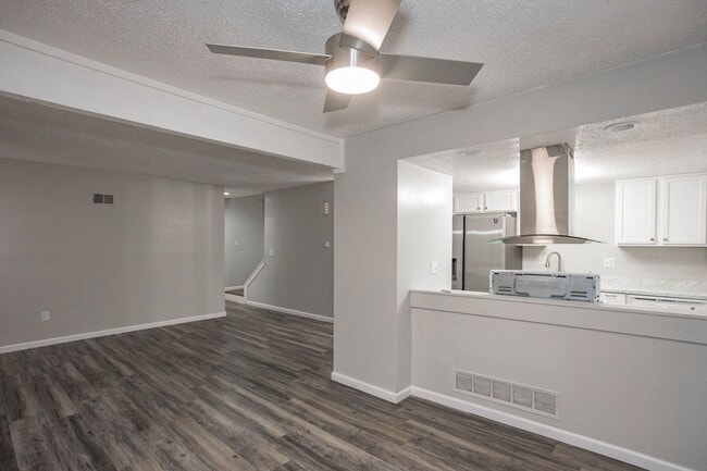 Building Photo - 3102-3108 Eaton Street