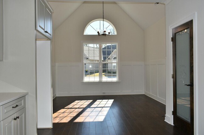 Building Photo - Townhouse for Rent in Hixson