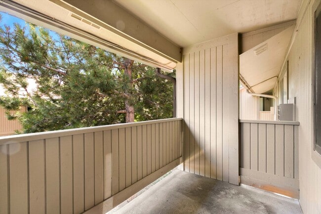 Building Photo - Great Condo near CSU (HALF OFF FIRST MONTH RENT!!)