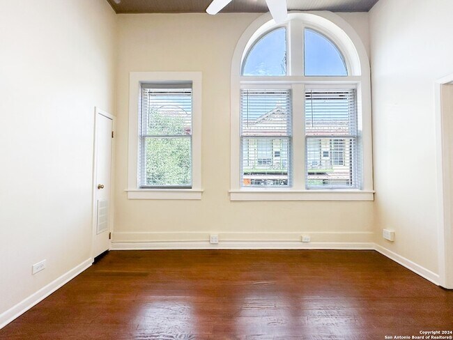 Building Photo - 245 Losoya St