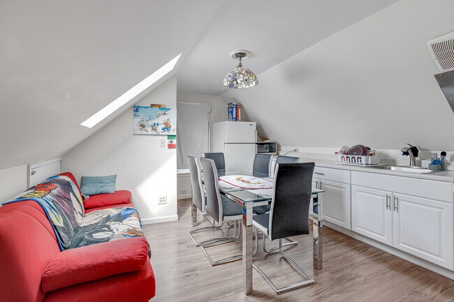 Building Photo - 2135 N Menard Ave