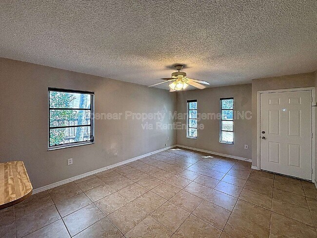 Building Photo - 10597 101st Ave