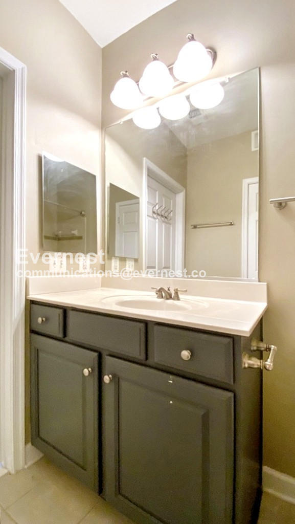 Building Photo - 2 Bed, 2.5 Bath Condo with In-Unit Laundry / Pet-Friendly / Coming Soon!