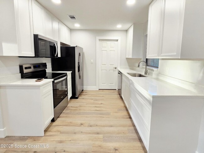 Building Photo - 132 Haven Dr