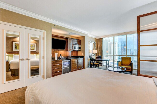 Building Photo - 135 E Harmon Ave