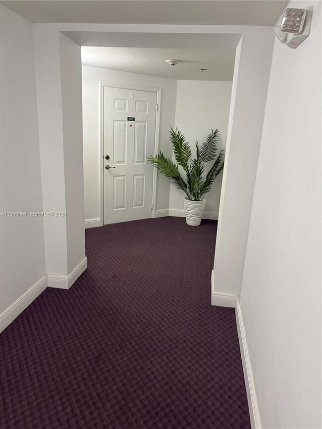 Building Photo - 9300 Fontainebleau Blvd