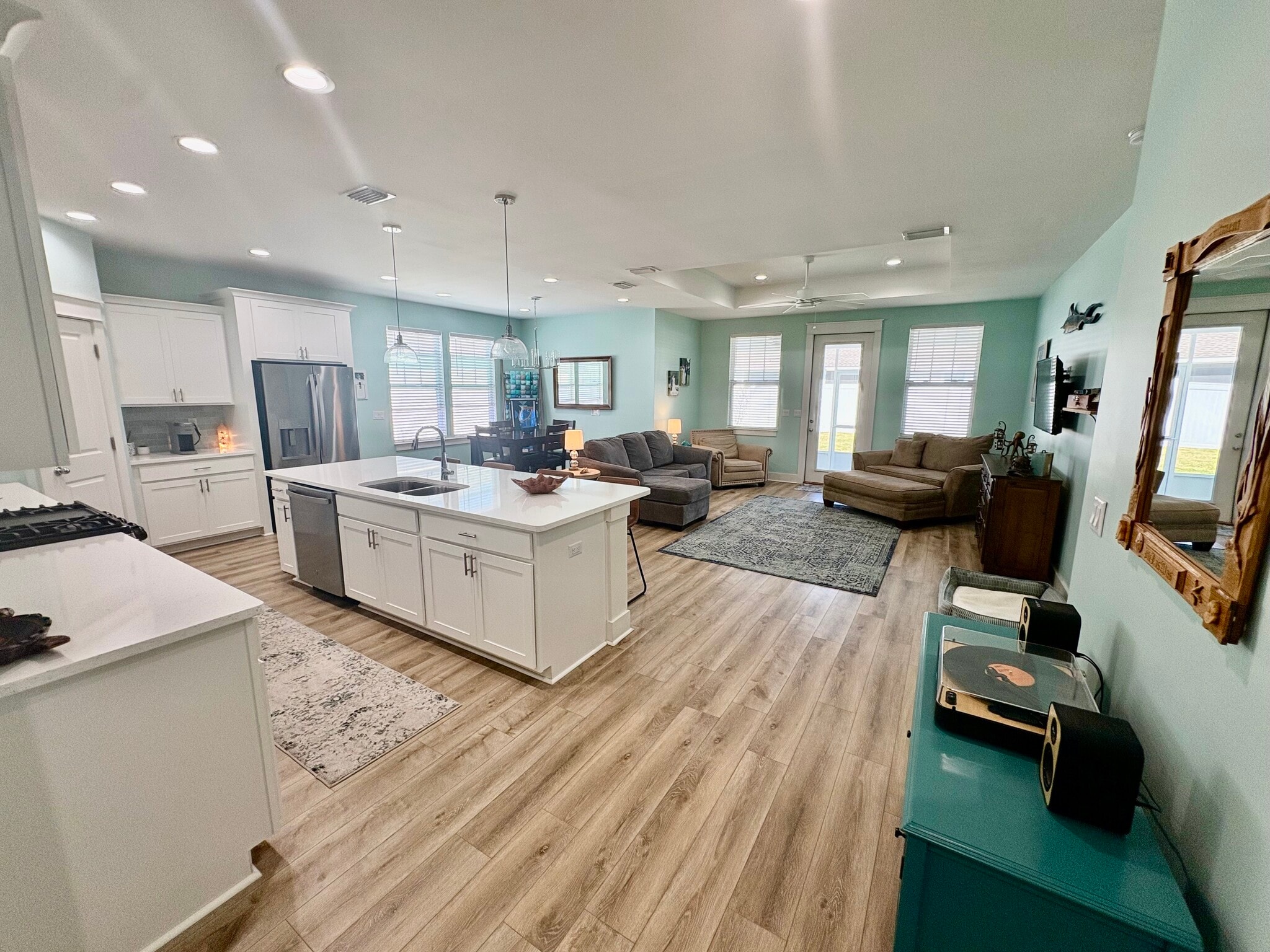 Building Photo - 454 Locksley Dr