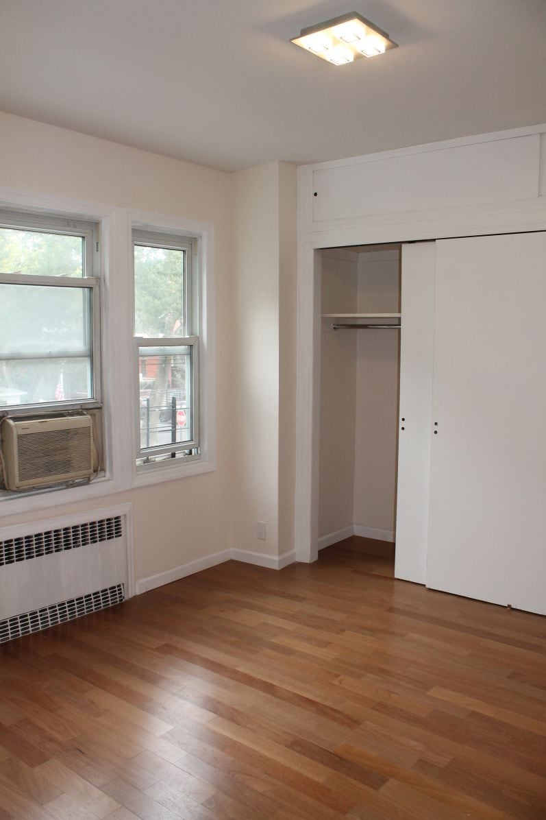 Building Photo - 6954 Loubet St