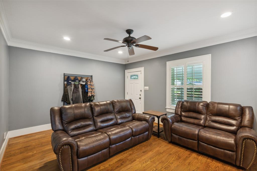 Building Photo - 5839 Goliad Ave