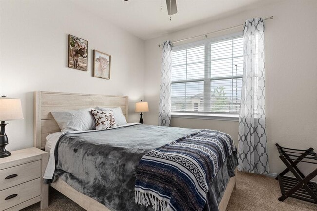 Building Photo - 117 Mackinac Ln