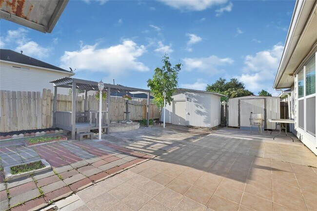 Building Photo - 10823 Coral Garden Ln