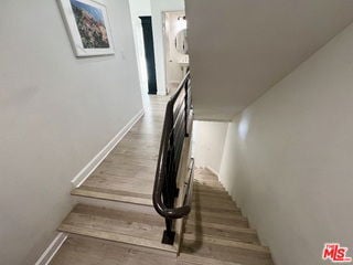 Building Photo - 32 28th Pl