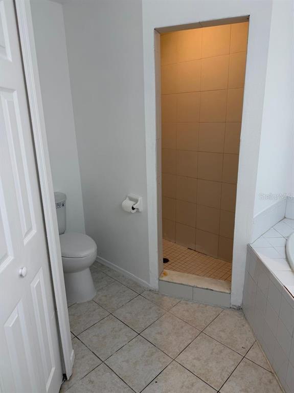 Building Photo - 13875 Glasser Ave