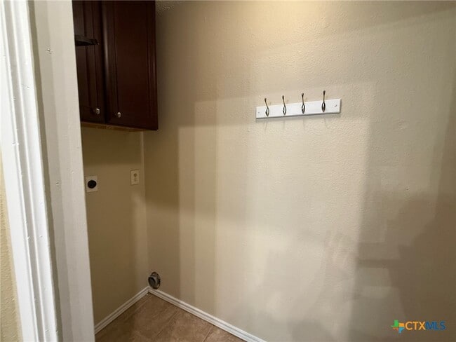 Building Photo - 758 Briarbend Dr