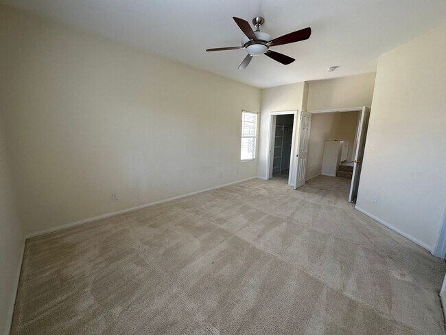 Building Photo - Royal Highlands Guard Gated Community!!