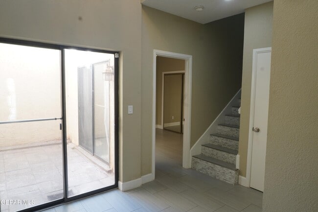 Building Photo - 4614 N Stanton St