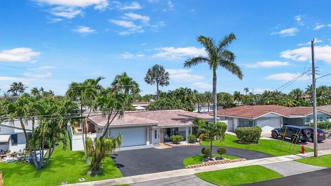 Building Photo - 220 SE 2nd Ave