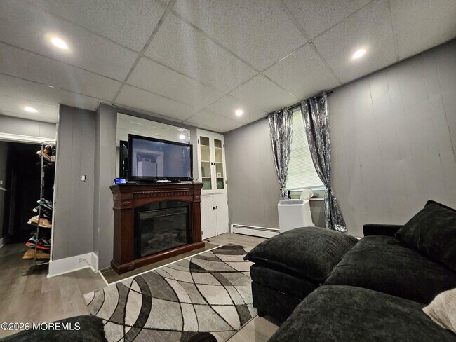 Building Photo - 11 Washington St