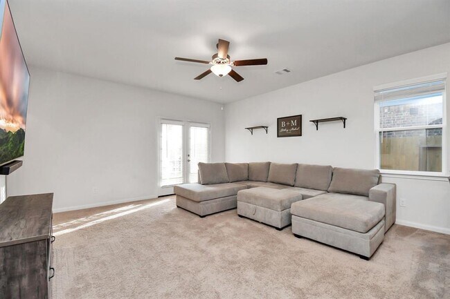 Building Photo - 424 Maple Fawn Dr