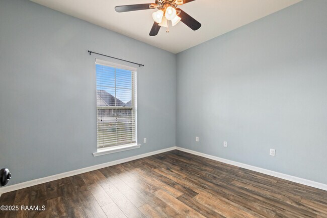 Building Photo - 307 Flanders Ridge Dr