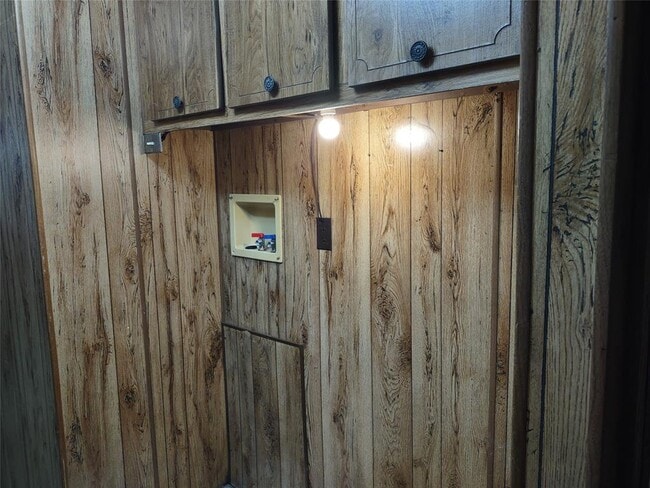 Building Photo - 17307 McIntosh Cir