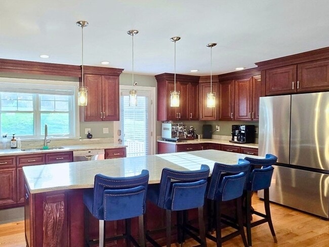 Building Photo - 34 Fieldstone Dr