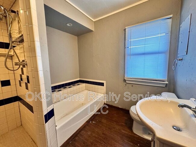 Building Photo - 2144 NW 36th St