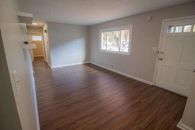 Building Photo - 5 Huckleberry Ln