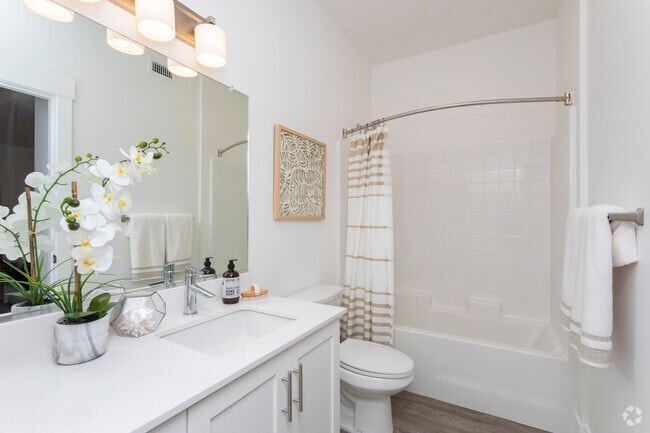 2BD, 2.5BA - Bathroom - Vintage at SLO