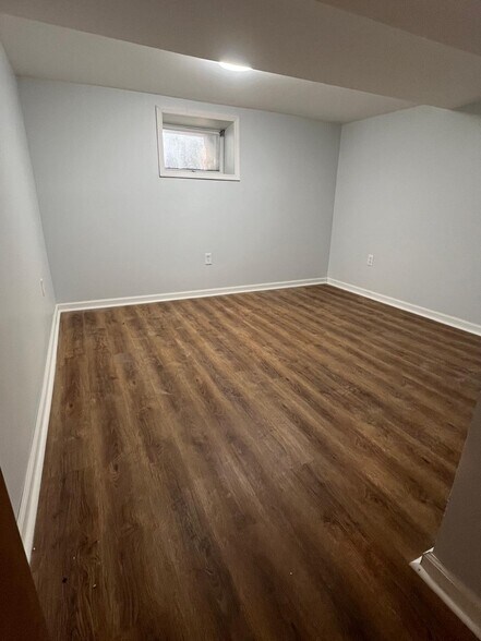 Building Photo - 55 Schley St