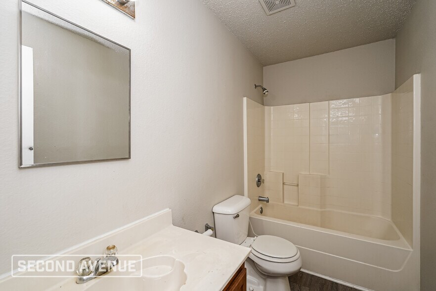 Building Photo - 3832 German Pointer Way