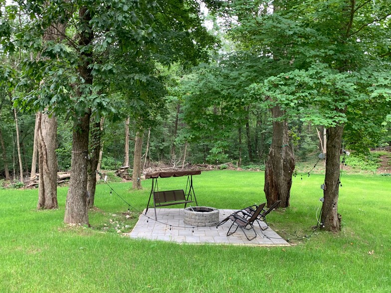 Backyard - pic2 - 15 Sherwood Cir